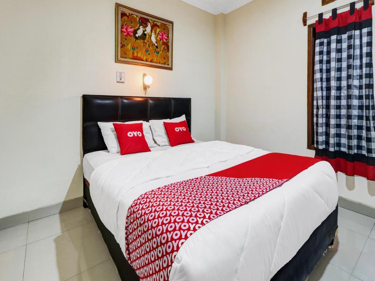 Oyo 90408 Hotel Horton 치레본 외부 사진