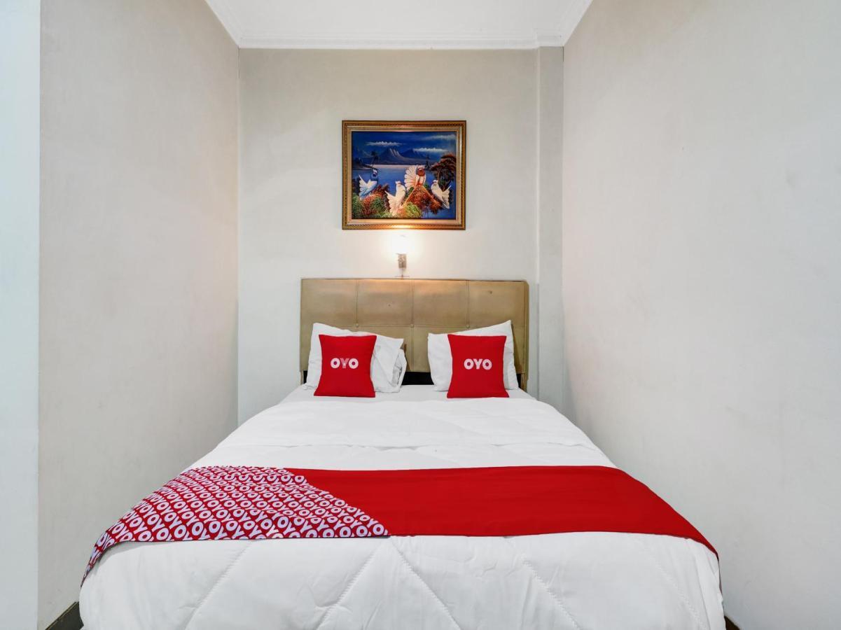 Oyo 90408 Hotel Horton 치레본 외부 사진