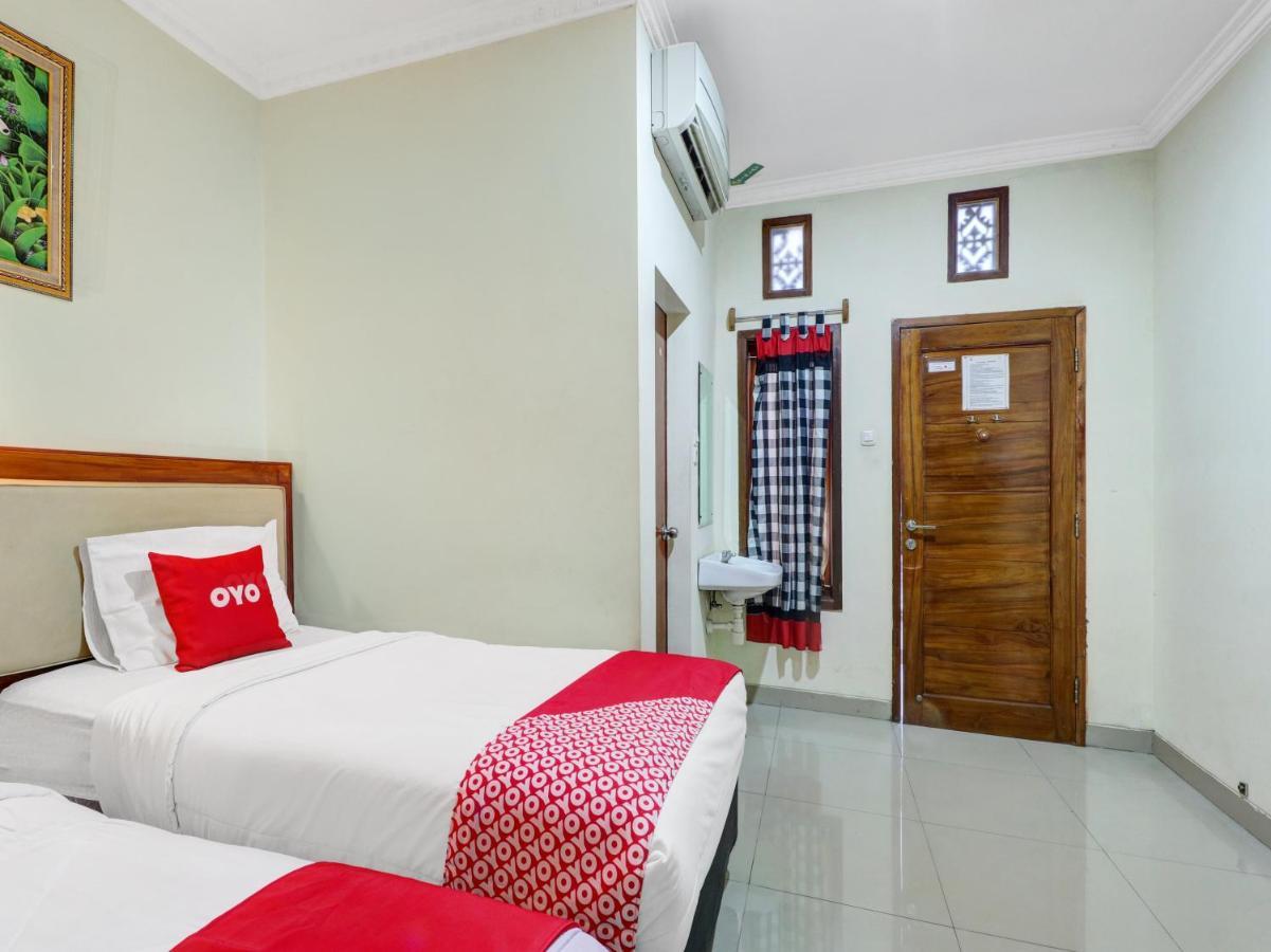 Oyo 90408 Hotel Horton 치레본 외부 사진
