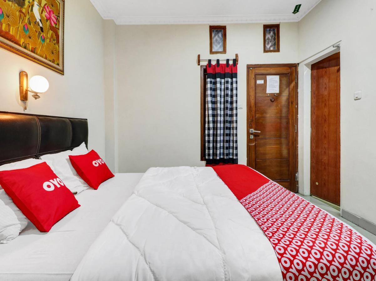 Oyo 90408 Hotel Horton 치레본 외부 사진