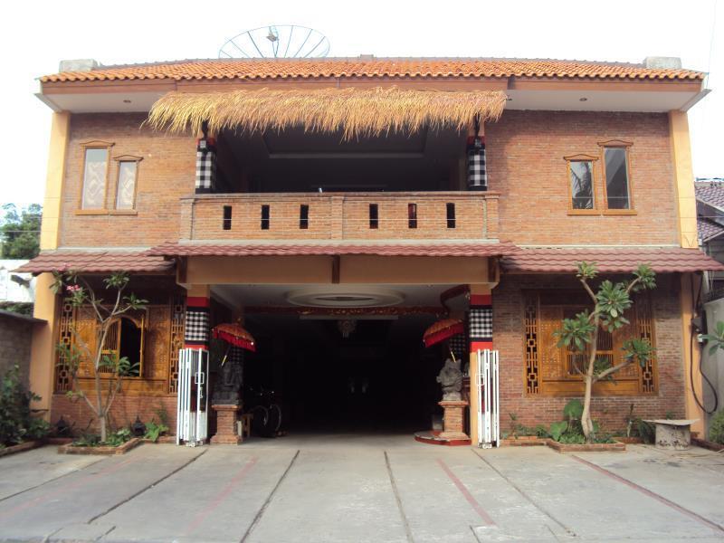 Oyo 90408 Hotel Horton 치레본 외부 사진
